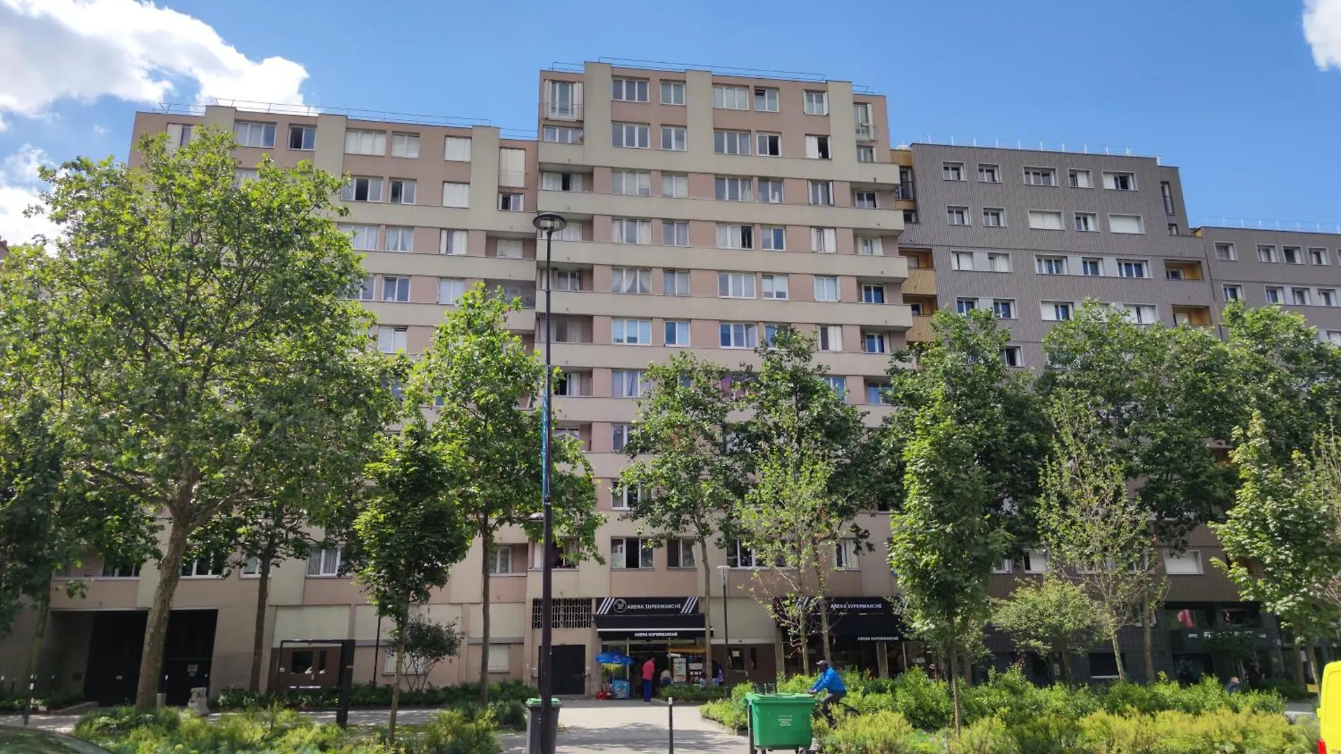Studio Sur Le Metro 12 Pour Montmartre Parijs Frankrijk